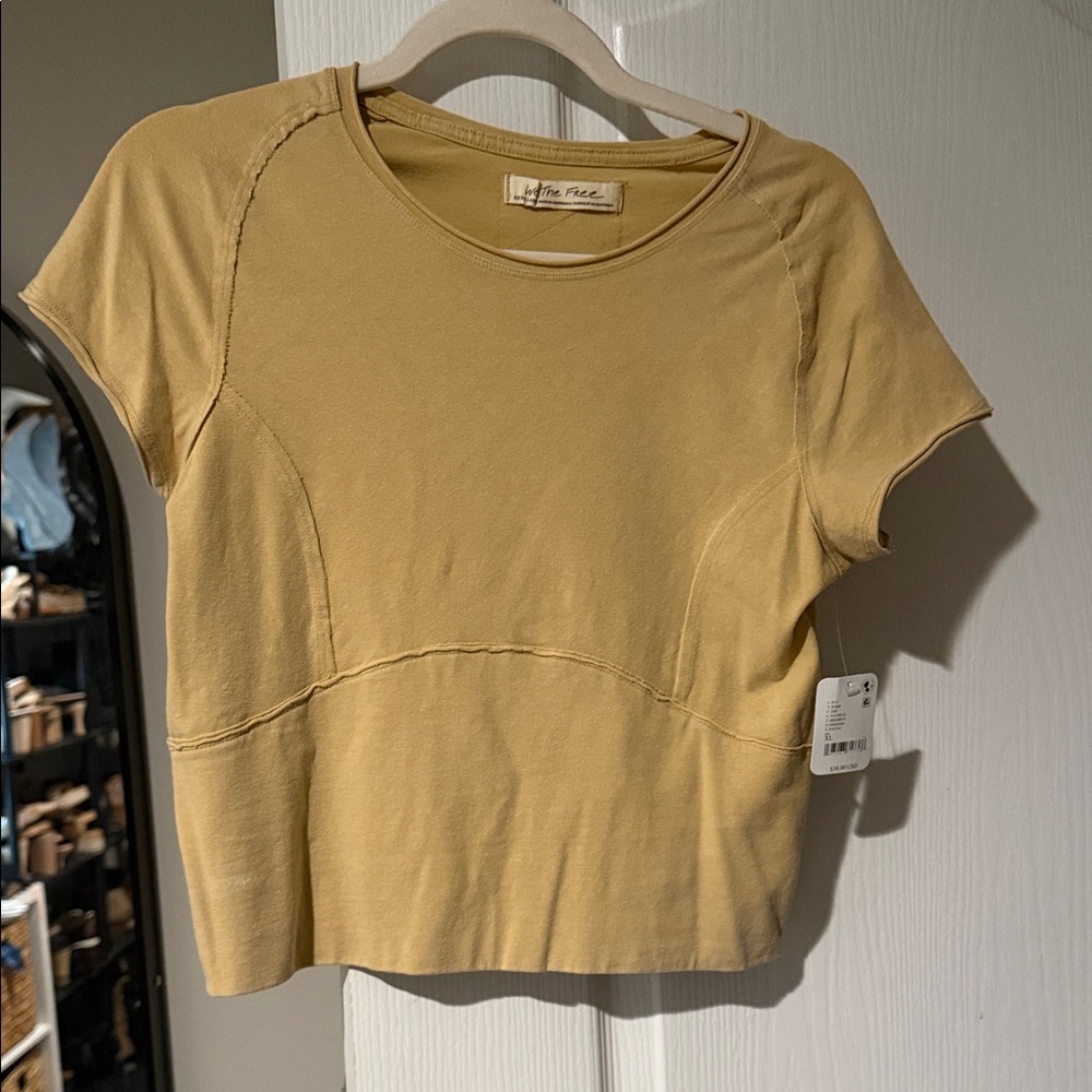 Free People protagonist Short-Sleeve Crop Top in tan
